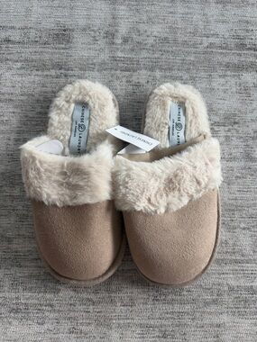 Chinese Laundry Faux Fur Slippers XS/S NWT